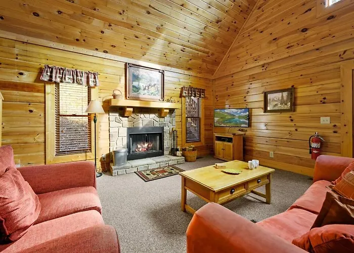 Beautiful 2 Bed Cabin With Hot Tub And Resort Pool