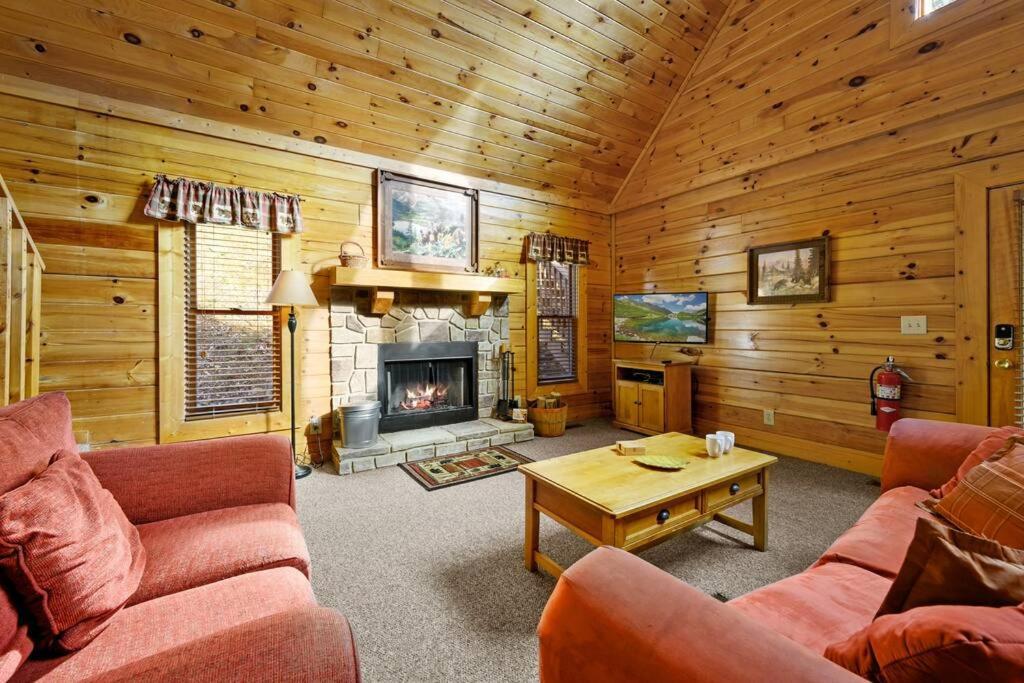 Beautiful 2 Bed With Hot Tub And Pool Hébergement de vacances Sevierville
