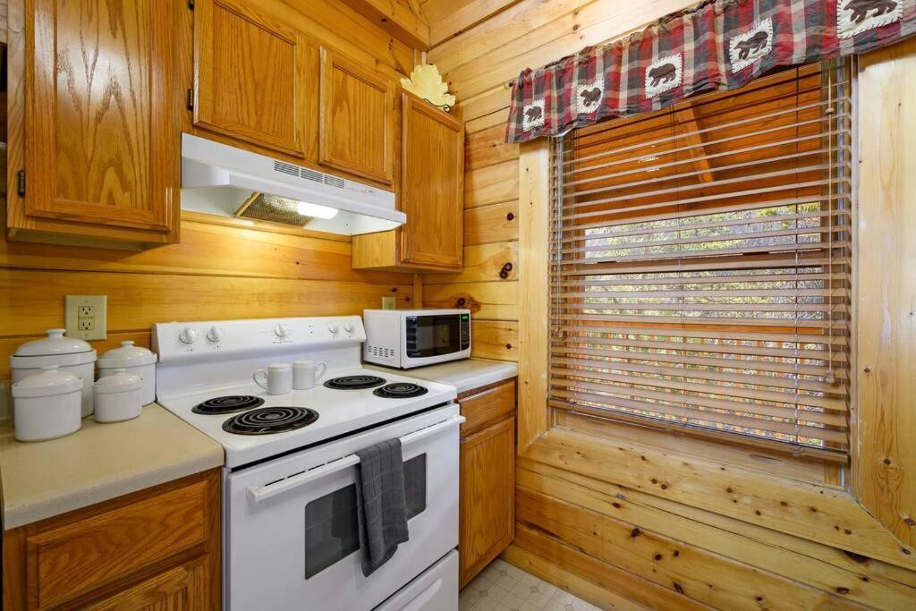 Hébergement de vacances Beautiful 2 Bed With Hot Tub And Pool