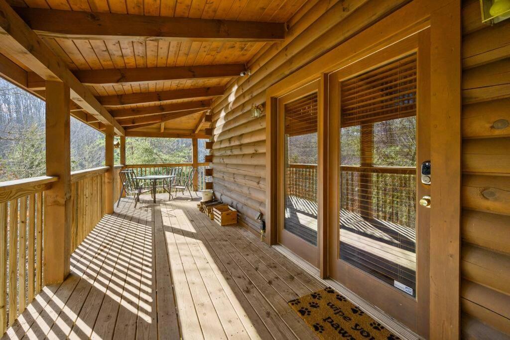 Beautiful 2 Bed With Hot Tub And Pool Hébergement de vacances Sevierville