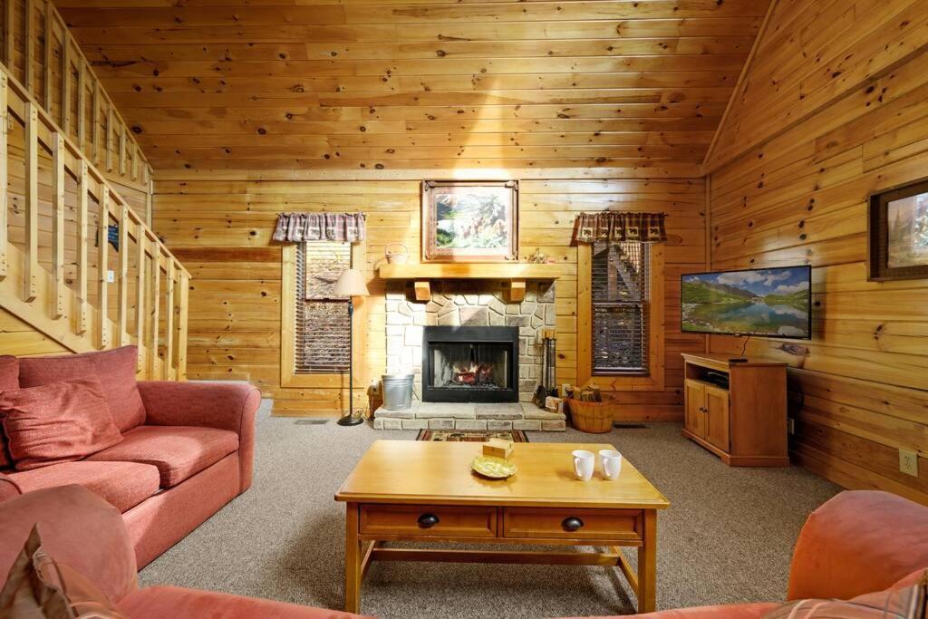 Beautiful 2 Bed With Hot Tub And Pool *