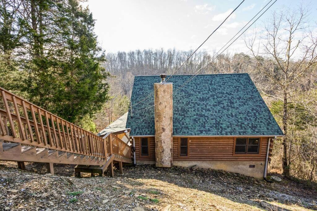 Beautiful 2 Bed With Hot Tub And Pool Hébergement de vacances Sevierville