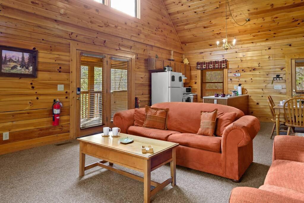 Hébergement de vacances Beautiful 2 Bed With Hot Tub And Pool