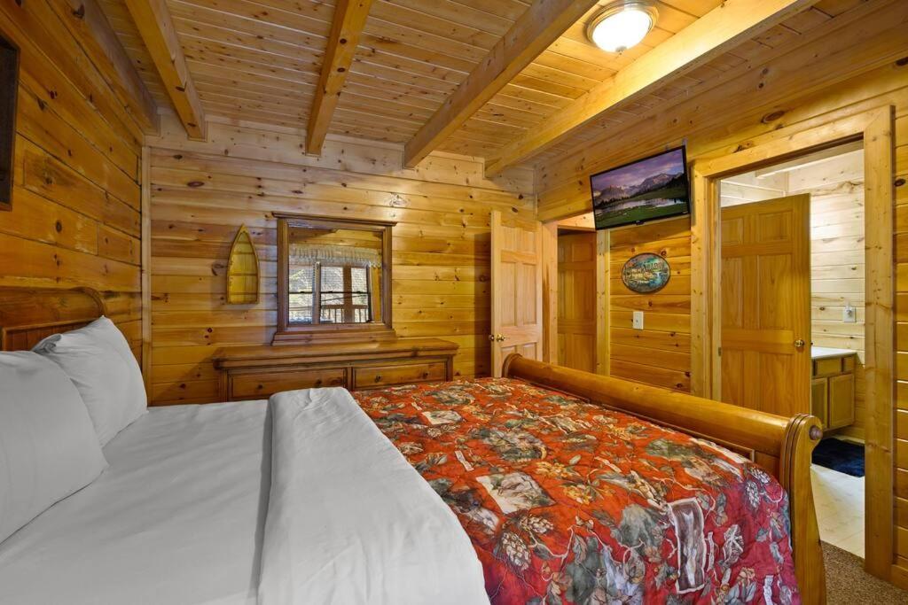 Beautiful 2 Bed With Hot Tub And Pool Hébergement de vacances Sevierville