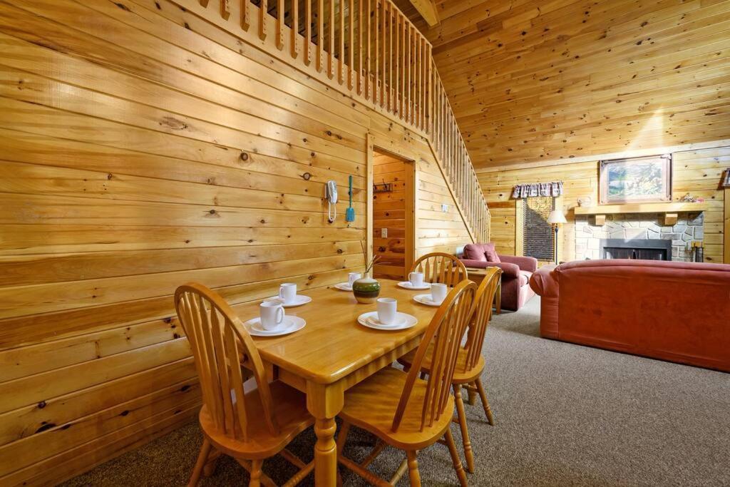 Hébergement de vacances Beautiful 2 Bed With Hot Tub And Pool *