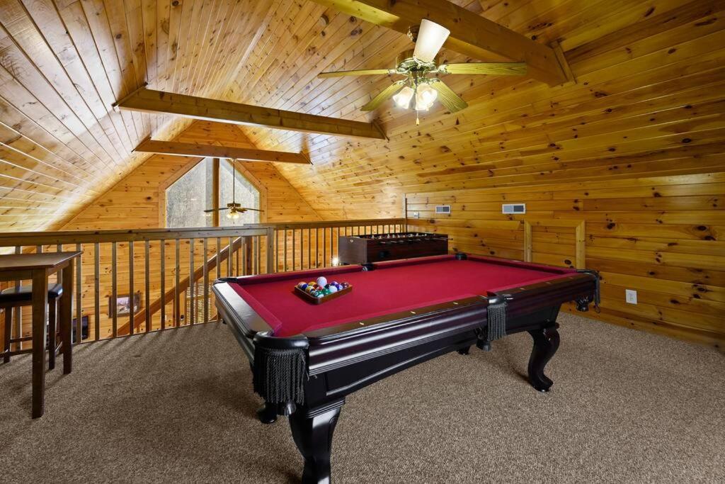 Beautiful 2 Bed With Hot Tub And Pool Hébergement de vacances Sevierville