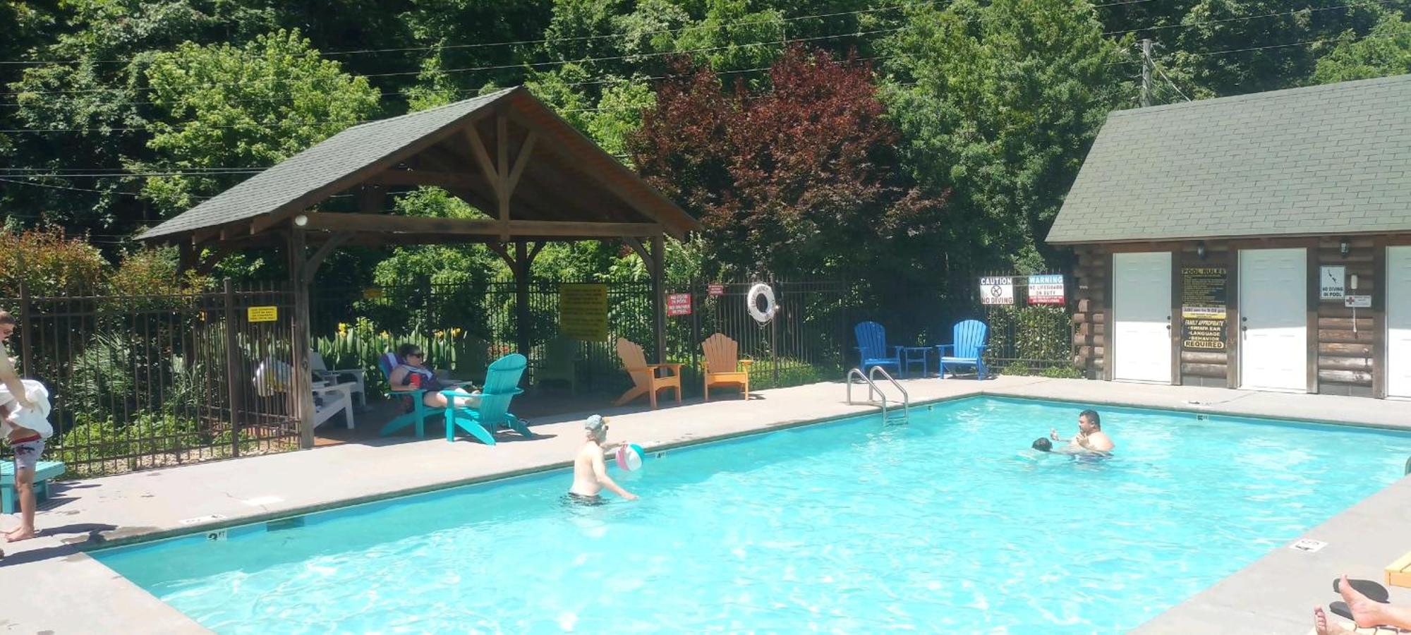 Beautiful 2 Bed With Hot Tub And Pool Hébergement de vacances Sevierville