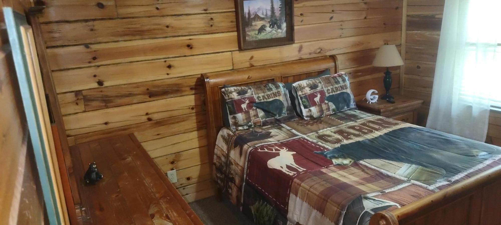 Beautiful 2 Bed With Hot Tub And Pool